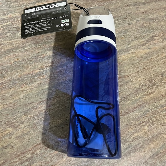 NWT 16 oz Triton Star Wars bottle w/ wireless speaker - Picture 5 of 13